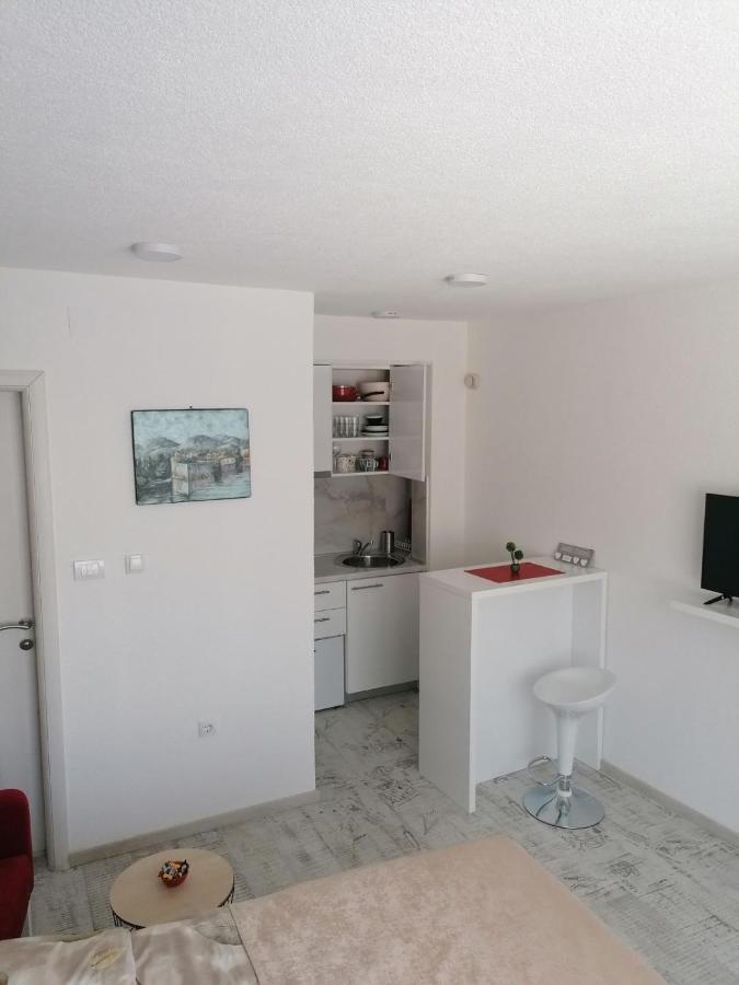 Vila Mira Trebinje Exterior foto