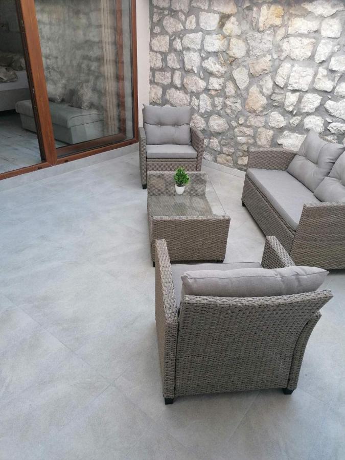 Vila Mira Trebinje Exterior foto